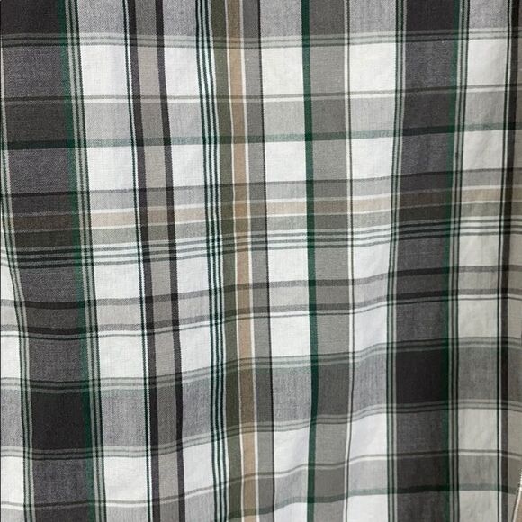 Eddie Bauer Classic Fit Casual Button Down shirt - Picture 3 of 7